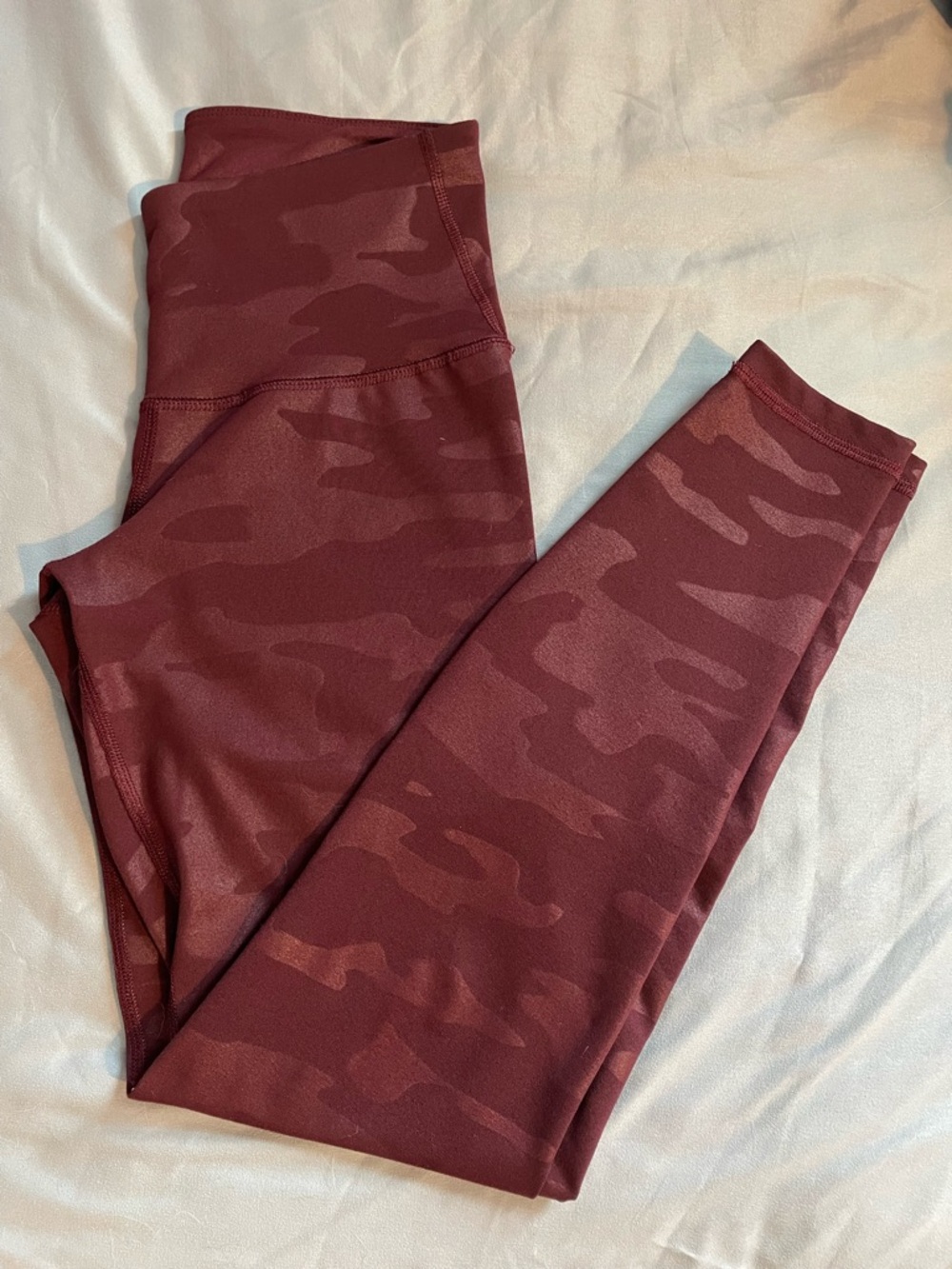 Old Navy Red Camo Leggings Size XS
